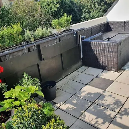 Penthouse Mit Grosser Terrasse U-bahn Nahe Appartamento